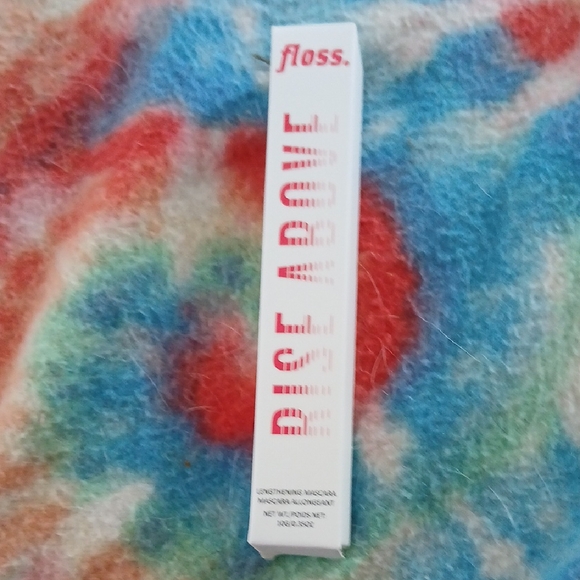 Floss Rise Above Lengthening Mascara - Red - Picture 1 of 1
